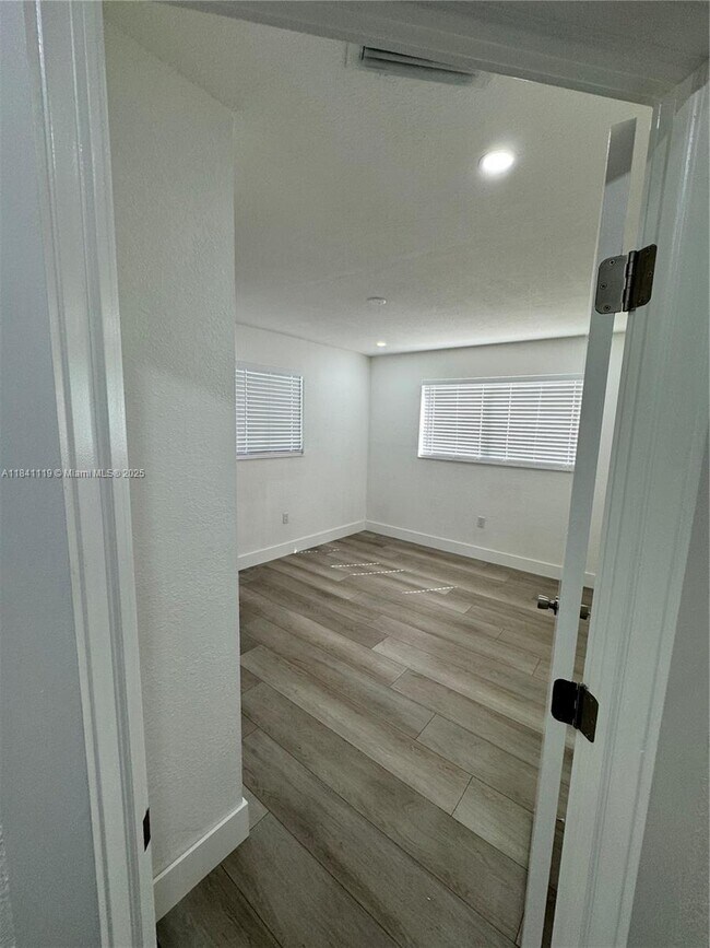 Foto del edificio - 1829 NW 46th St