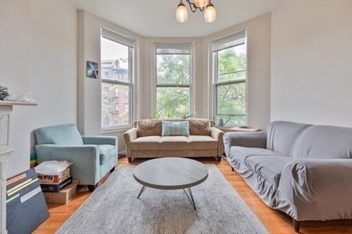 Primary Photo - 242 Newbury St
