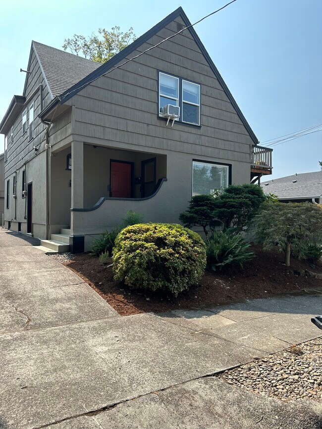 Building Photo - 4016 SE Boise St
