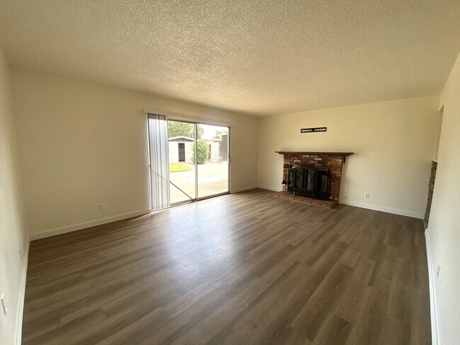 Building Photo - 1199 Via Alta