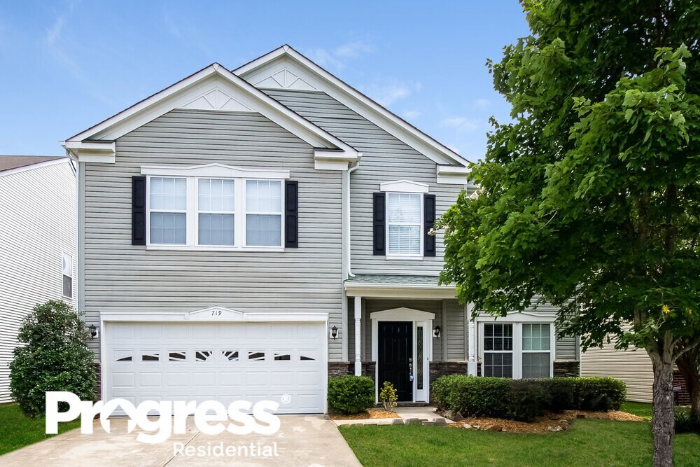 Primary Photo - 719 Capstone Ave