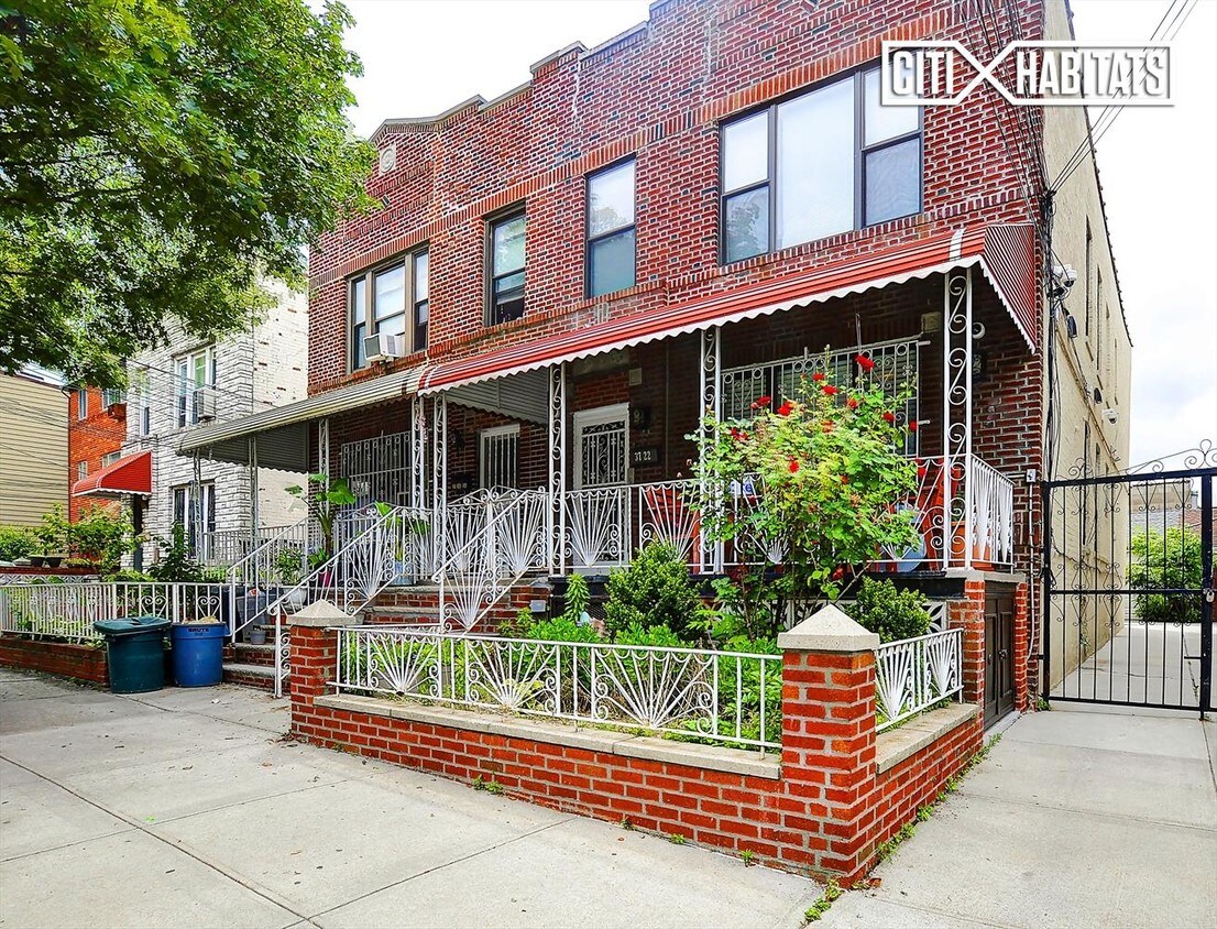 Foto principal - 37-22 59th St
