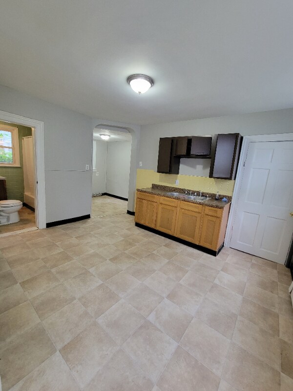 Primary Photo - 155 Gelston St