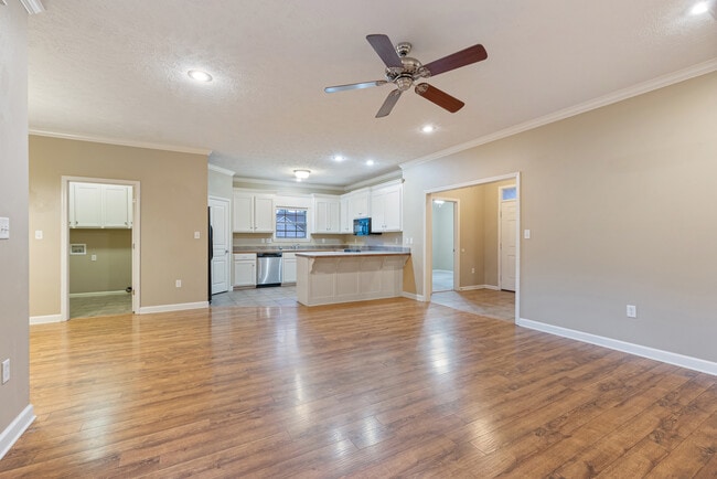 Foto del edificio - 905 Wineberry Rd