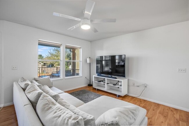 Building Photo - 6140 Seville Dr
