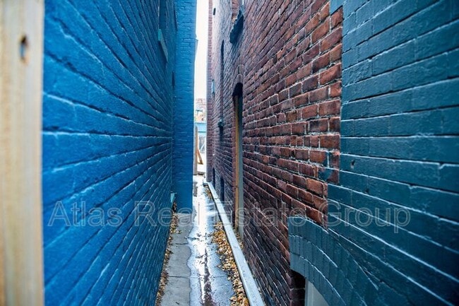 Building Photo - 1318 N Marion St