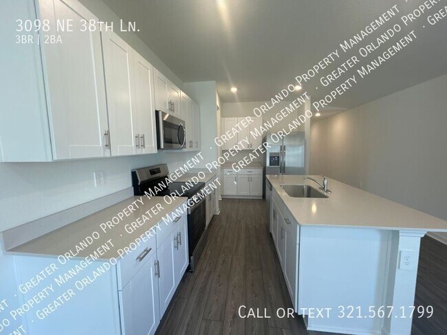 Building Photo - 3098 NE 38th Ln