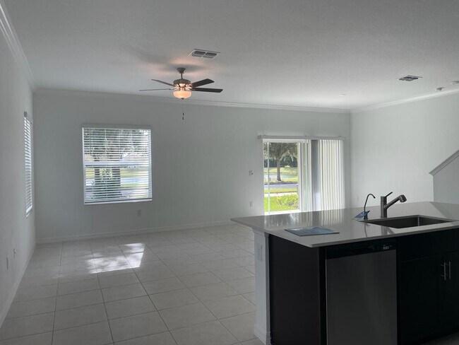 Foto del edificio - 13763 Big Hawk Wy