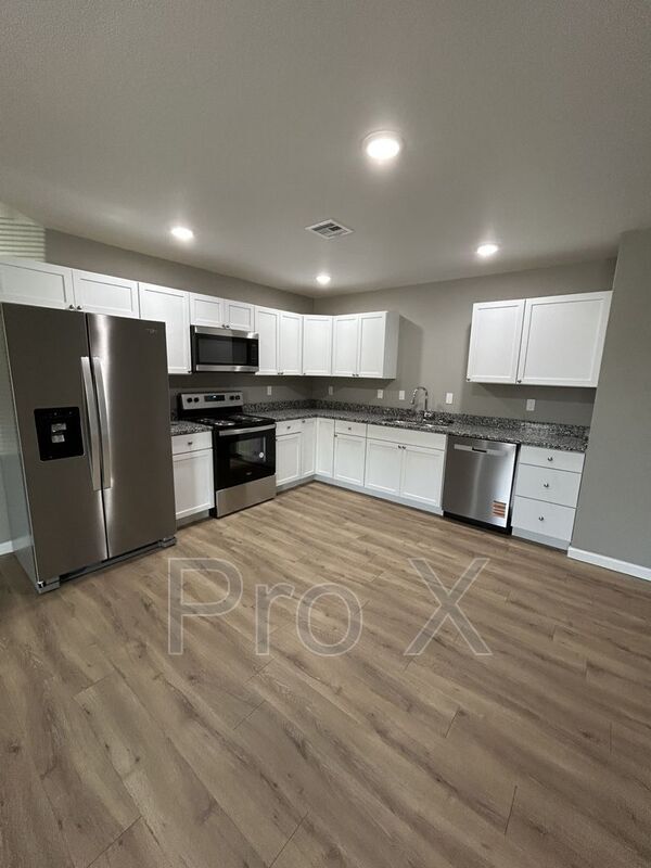 Foto del edificio - 718 Columbus St