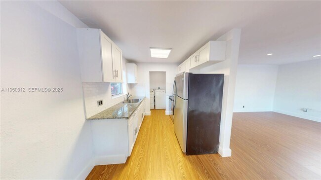 Foto del edificio - 404 NW 21st Terrace