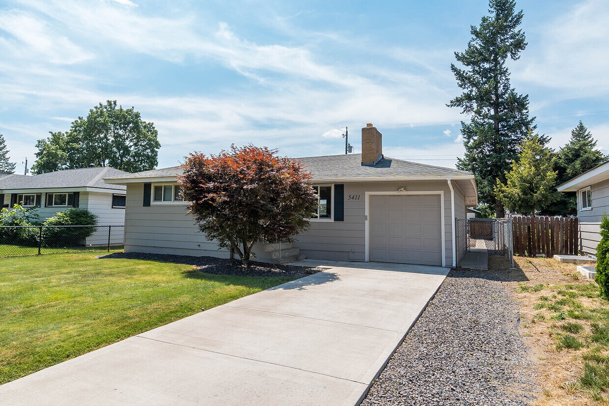 Foto principal - 5411 N Oak St