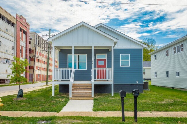 Foto del edificio - Modern 4 Bedroom Home in Southside