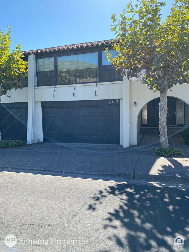 Foto del edificio - Spacious Condo on Eastside, Close to Plaza!