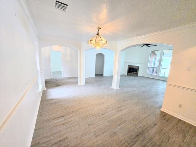 Building Photo - 4018 N Crystal Lake Cir