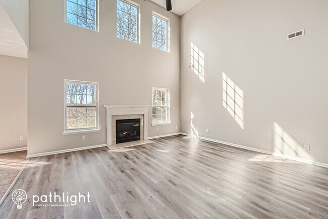 Building Photo - 10516 Tintinhull Dr, Fort Mill, SC, 29707