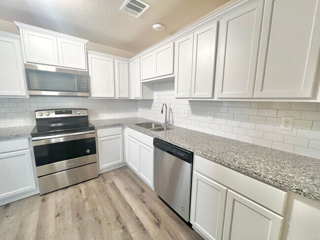Building Photo - Cute 3 Bed Duplex in Temple!