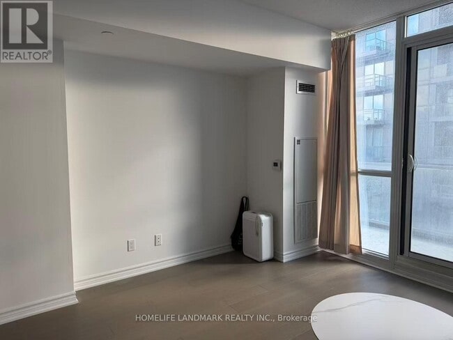 Building Photo - 38 Forest Manor Rd