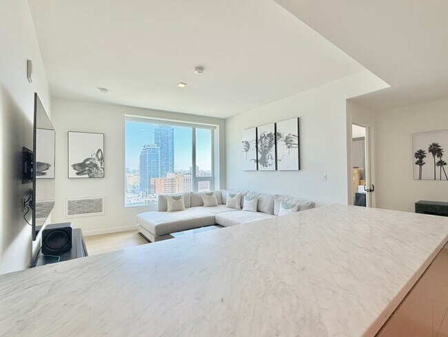 Foto del edificio - 1050 S Grand Ave