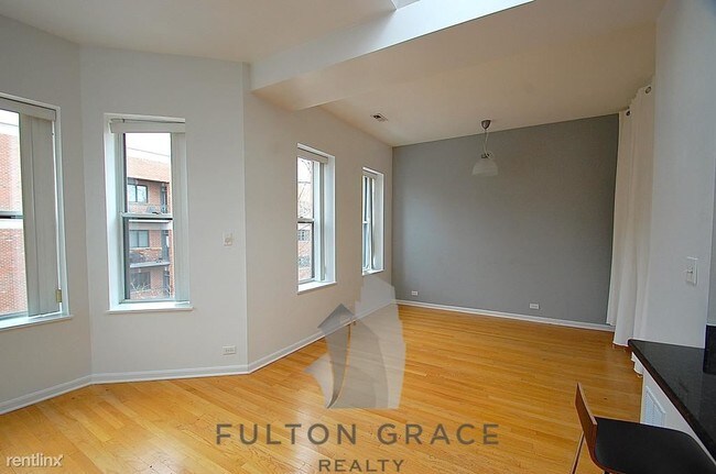 Foto del edificio - 1047 W Leland Ave