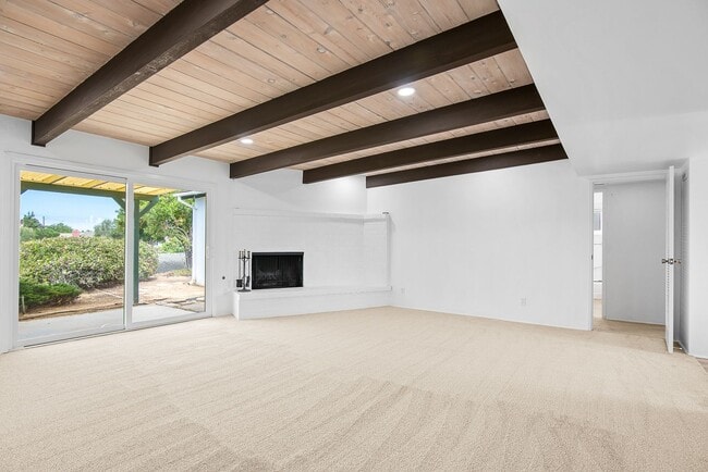 Building Photo - Spacious 4-bedroom, 2-bathroom home in coveted University City