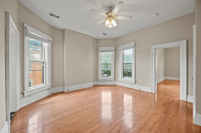 Building Photo - 57 Smith Pl