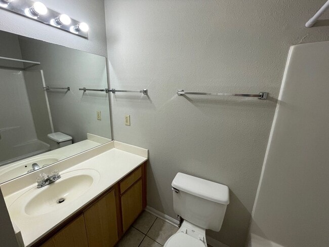 Foto del edificio - PRE-LEASING FOR AUGUST 2026!