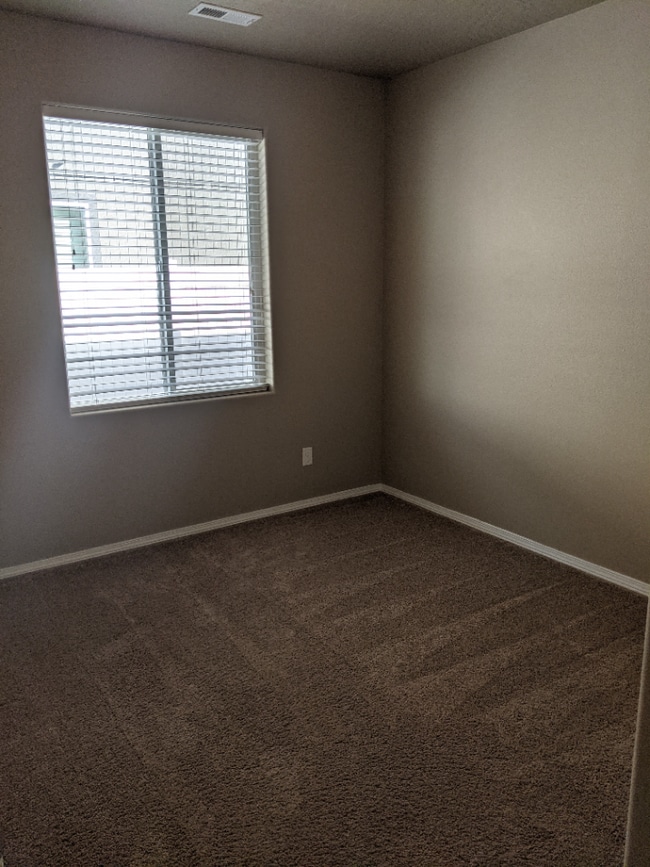 Building Photo - Beautiful 3 BR, 2 BTH in Rathdrum