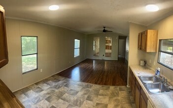 Building Photo - 1370 Yorkshire Ln