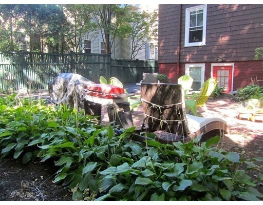 Primary Photo - 18 Shepard St