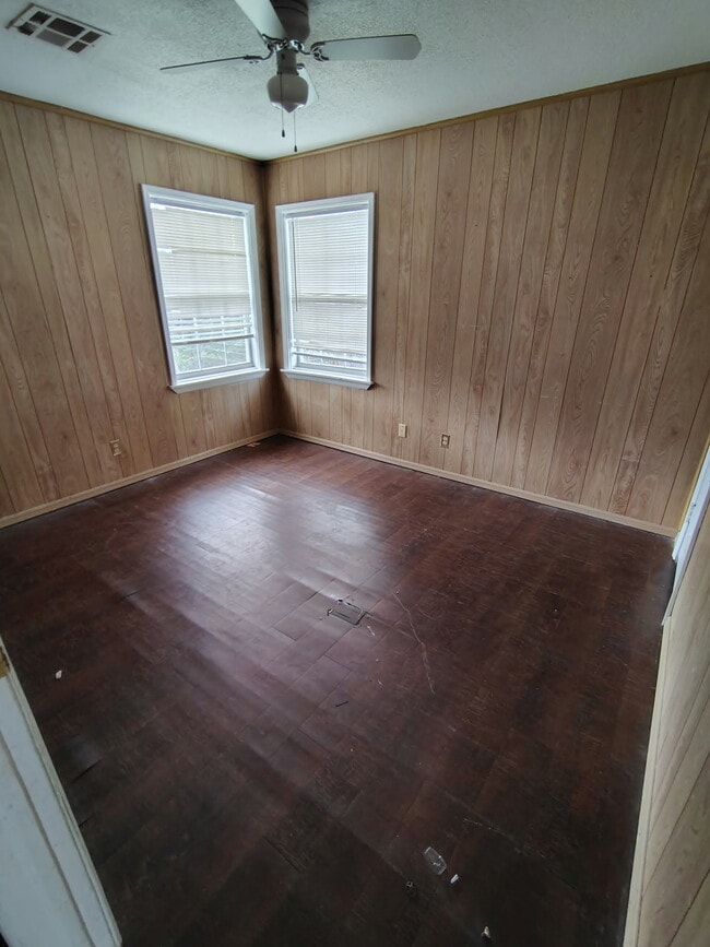 Building Photo - 412 N A St