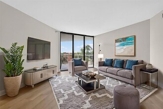 Building Photo - 3610 Yacht Club Dr