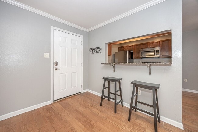Building Photo - 2421 Beachview Dr