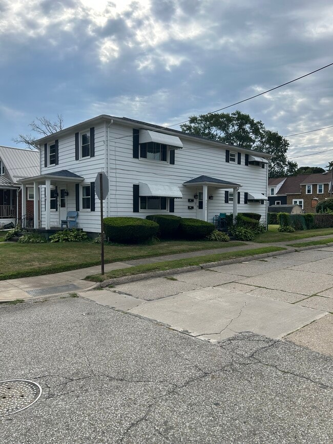 Building Photo - 2903 Hudson Rd