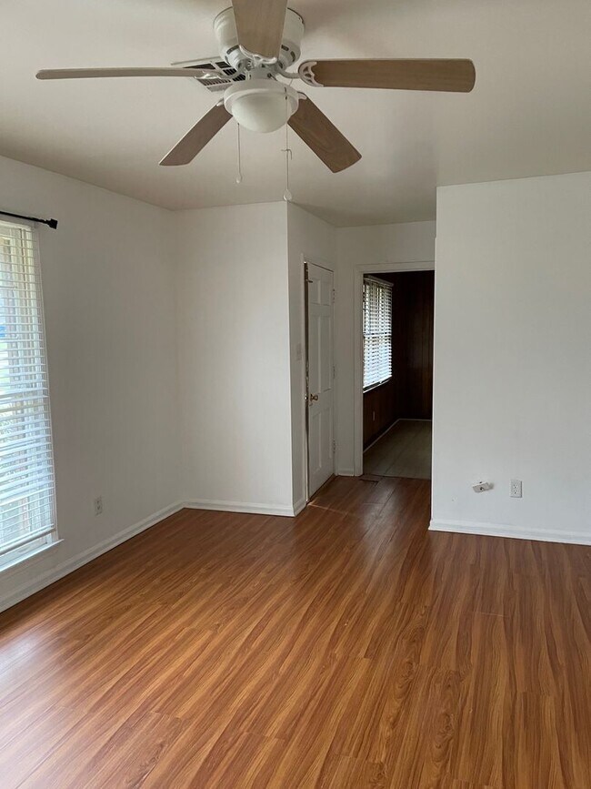 Foto del edificio - 3 Bed, 2 Bath Home in Prattville!