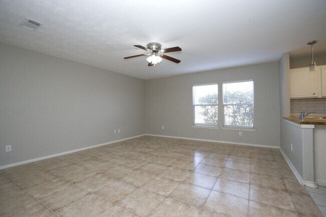 Building Photo - 18926 Piney Way Dr