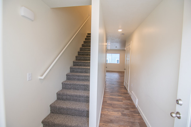 Foto del edificio - Gorgeous Townhomes in The Boulders!