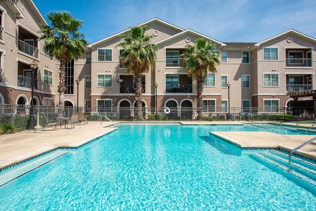 Building Photo - Heritage Estates