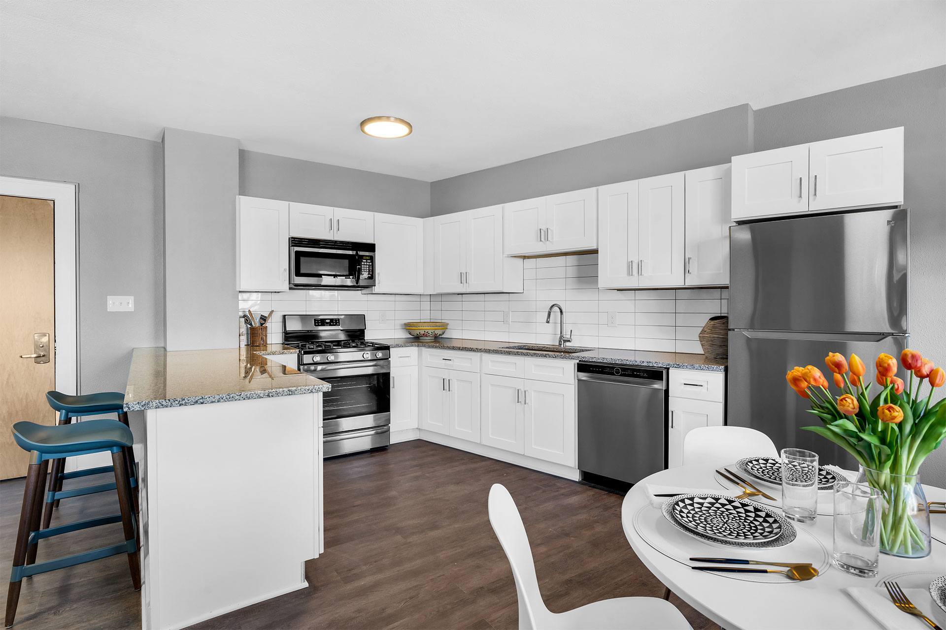 University East Apartments – photo 2