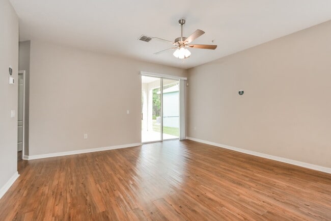Building Photo - 10469 Moss Rose Way