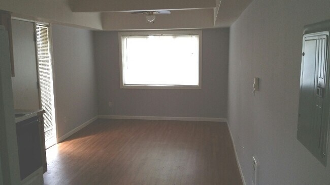 Building Photo - 14450 - ( P )