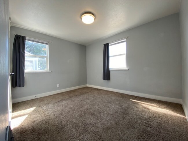 Foto del edificio - 2424 W Wellesley Ave