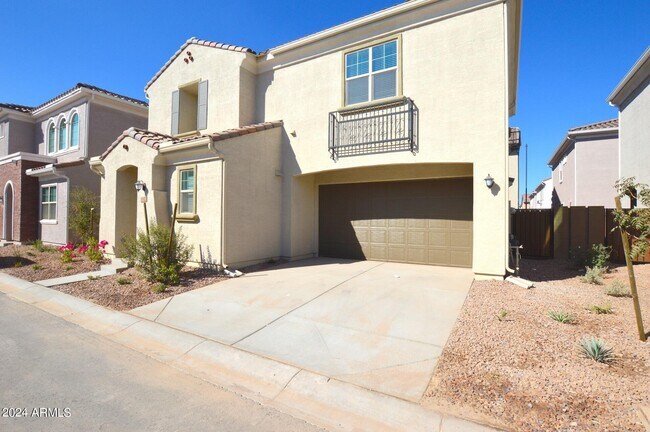 Building Photo - 1142 E Newland Dr