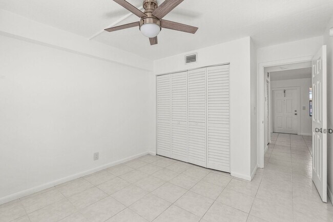 Interior Photo - Bicycle Club