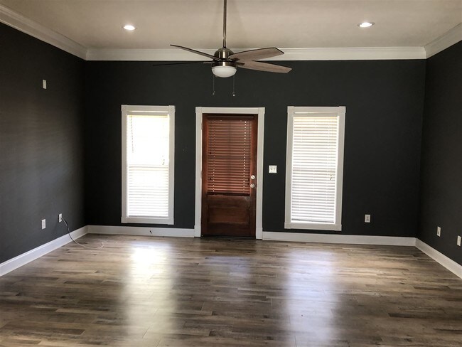 Building Photo - 752 Briars Bend