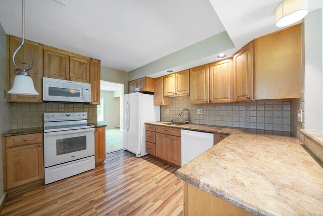 Building Photo - 3 Bed 2.5 Bath Townhome in Chesterbrook