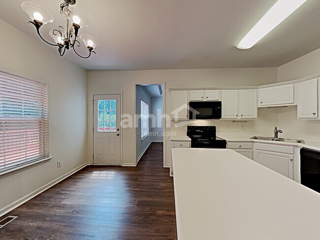 Foto del edificio - 1513 Cardinal Ln