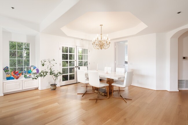 Dining Area/ South Facing balcony - 125 S Oakhurst Dr