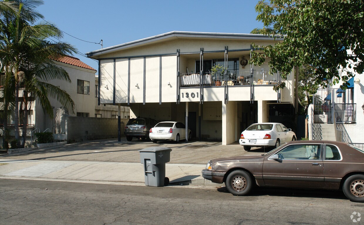 Building Photo - 1301 Stanley Ave