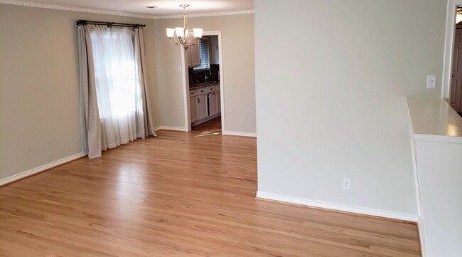 Building Photo - 10535 Lakemere Dr