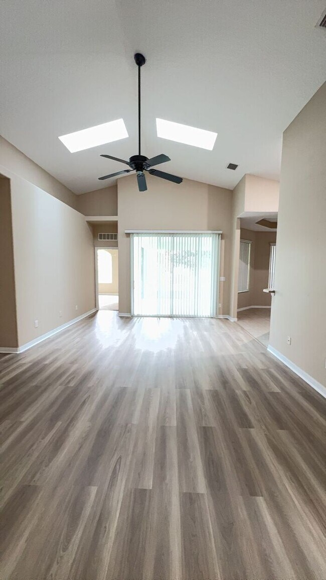 Building Photo - Rivergate at Palm Coast